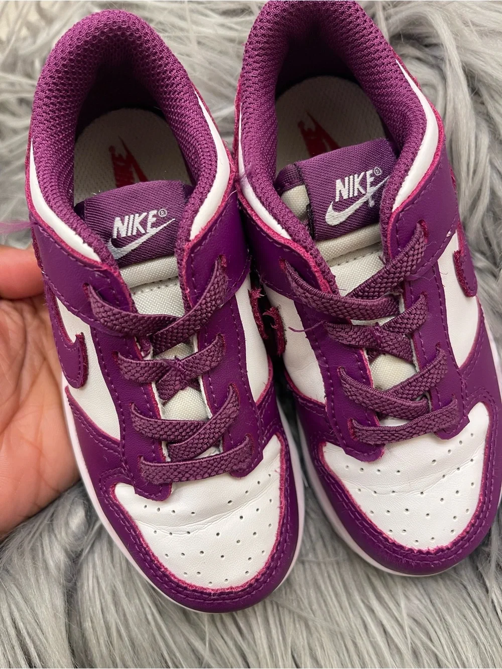 Nike Kids White and Purple Low-Top Sneakers
